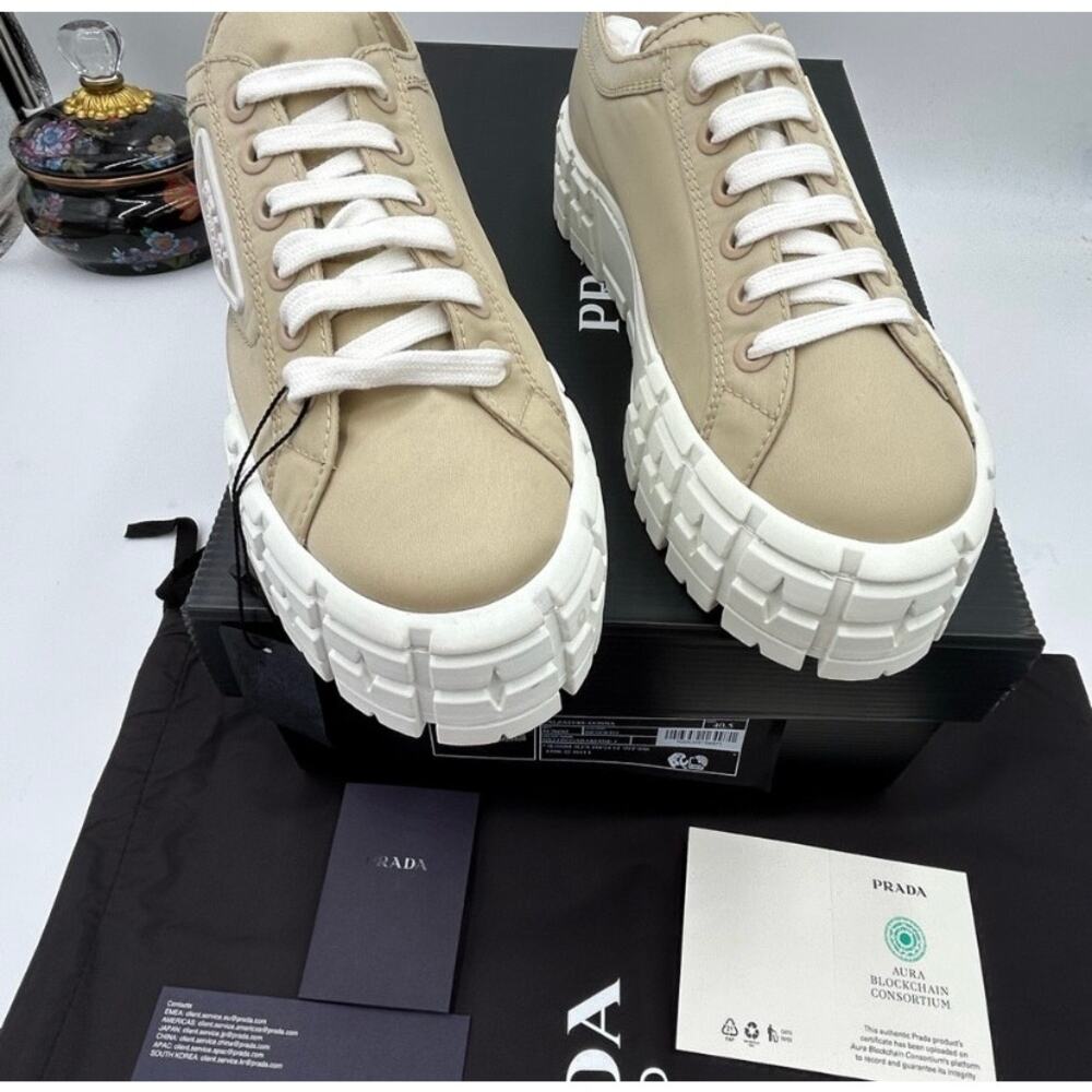 Women's Prada re-wheel gabardine sneaker in
Desert beige size 40.5 made in Italy - Picture 5 of 13